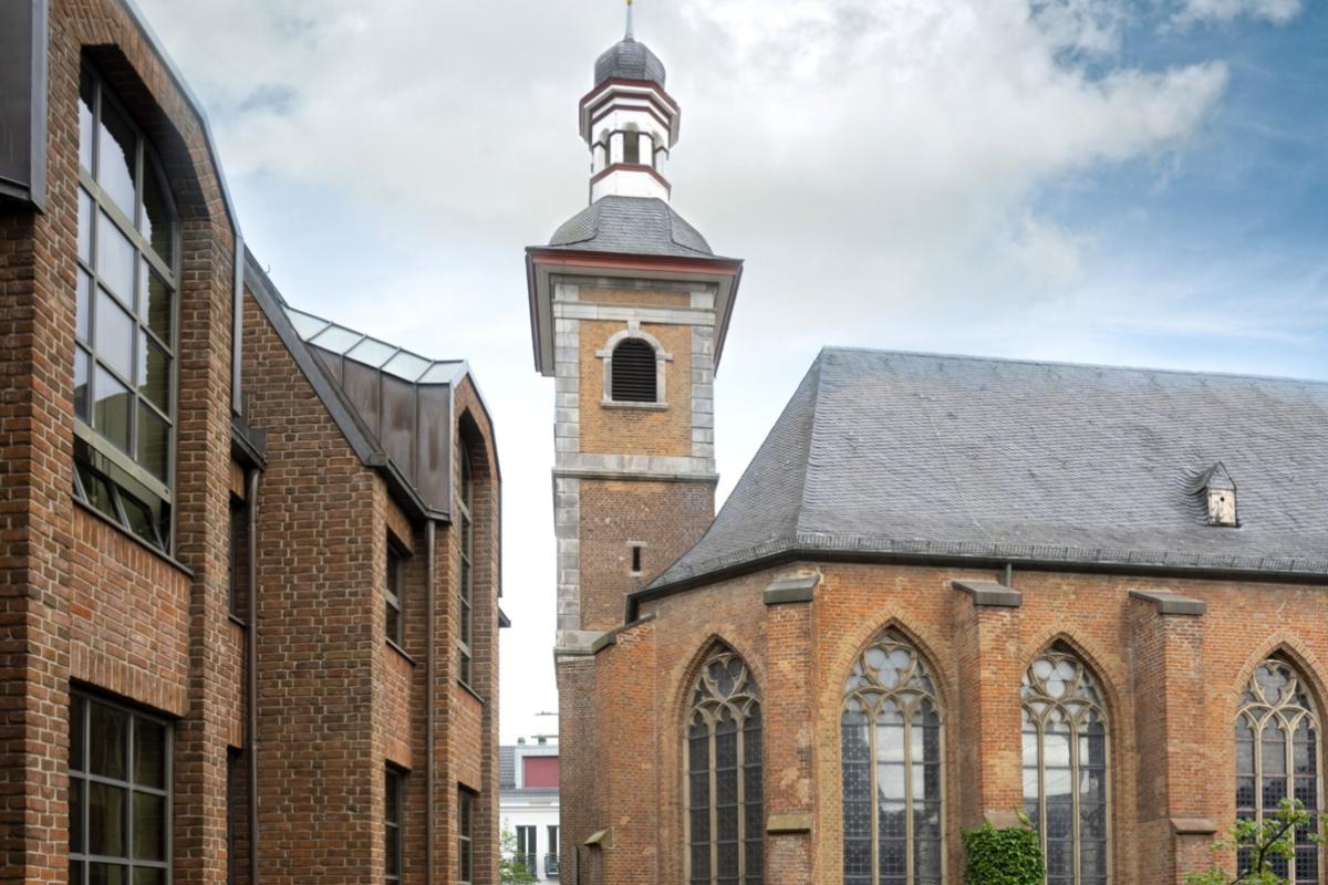 Blick auf die Kreuzherrenkirche unserer Schule