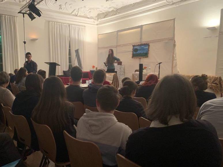 Erster Poetry-Slam am St.-Ursula-Gymnasium