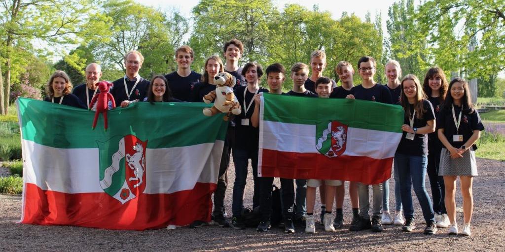 Dora (ganz rechts außen) zusammen mit dem Team NRW <br></br>