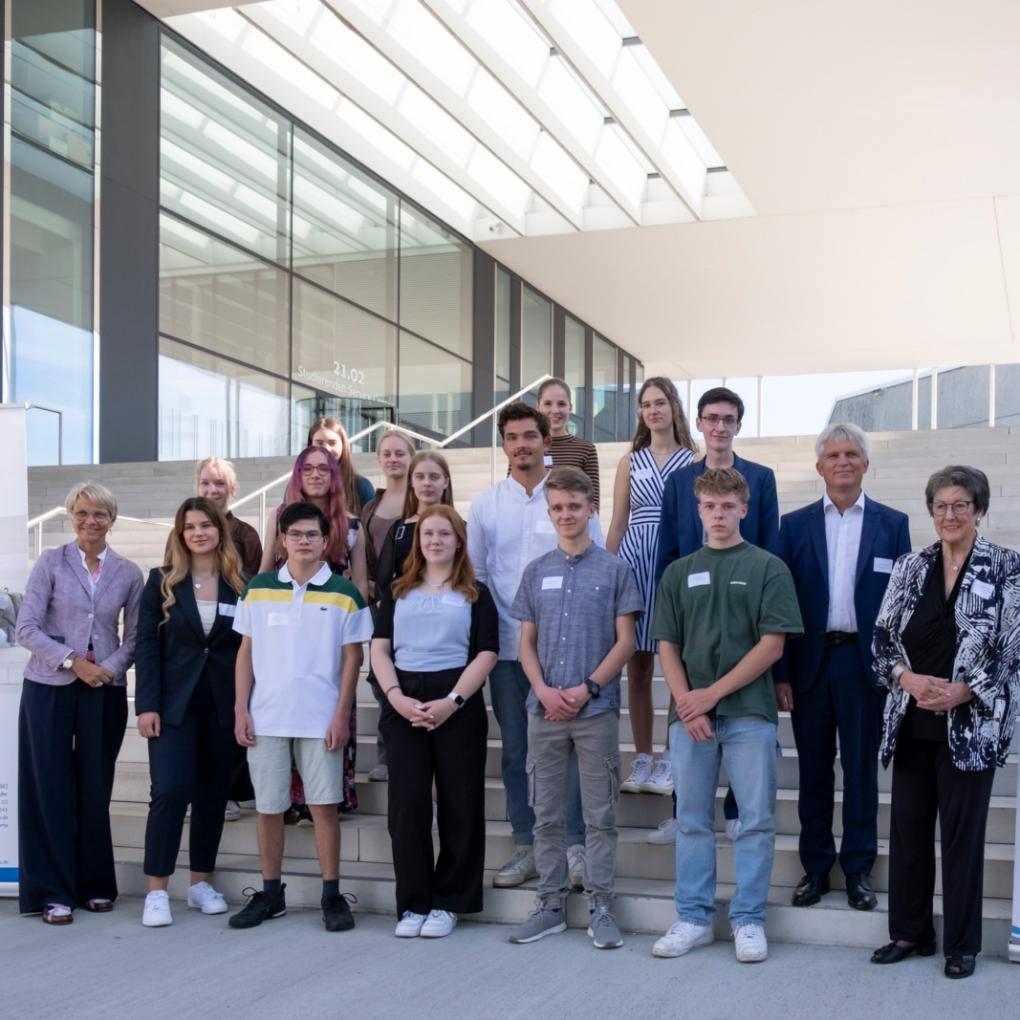 Facharbeit in Chemie von der Dr. Hans Riegel-Stiftung ausgezeichnet!