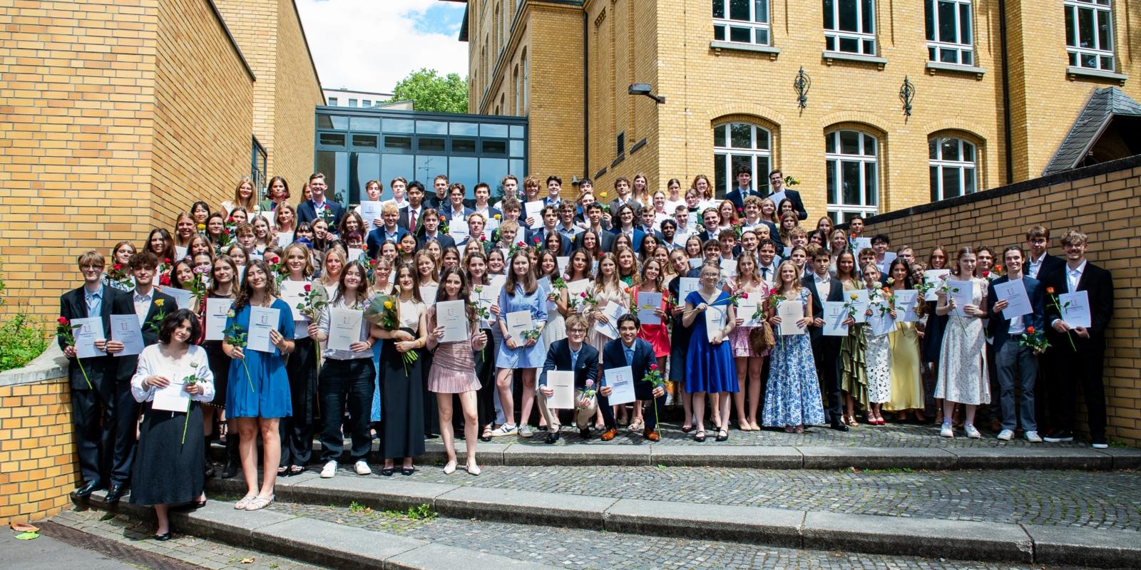 Unser Abiturjahrgang 2025, Foto: <a href='https://www.feingefuehl.de'>Sandra Sperlinger</a><br></br>