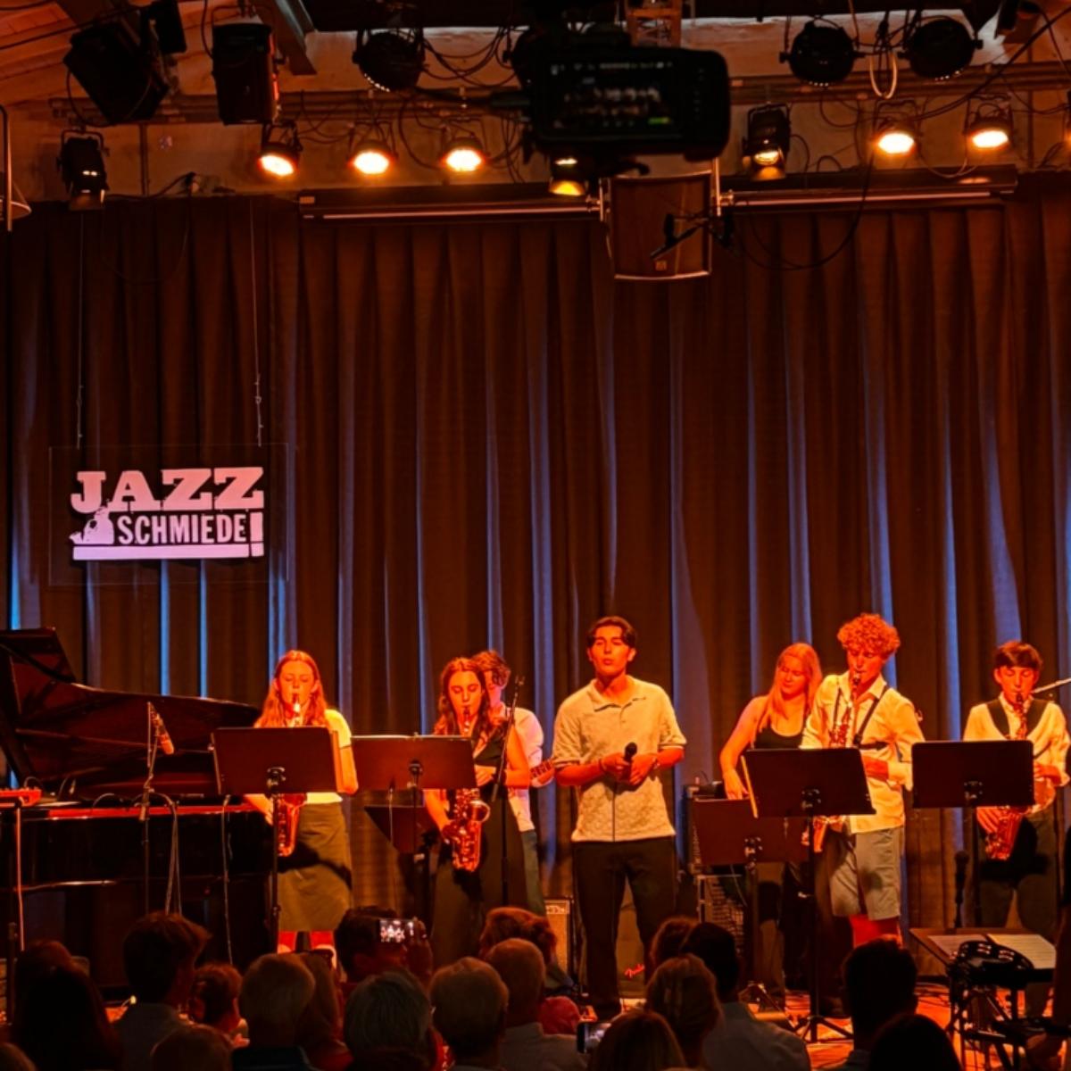 Mitreißendes Sommerkonzert – Unsere Jazz-AG begeistert in der Jazzschmiede