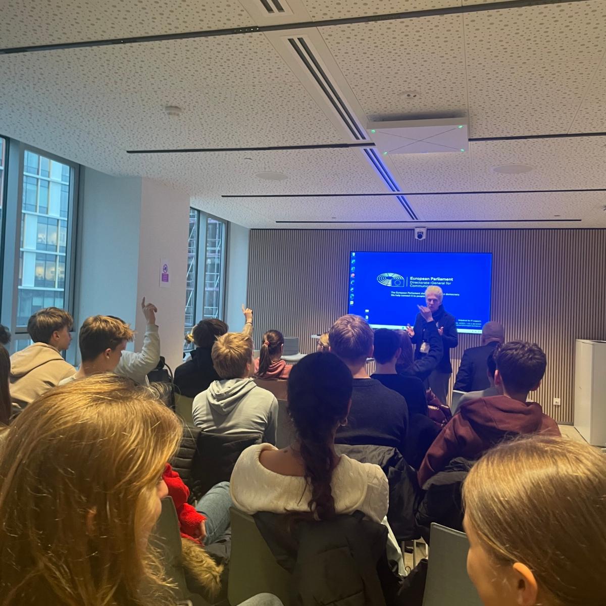 Die Europäische Union hautnah erleben: Exkursion der 9a nach Brüssel