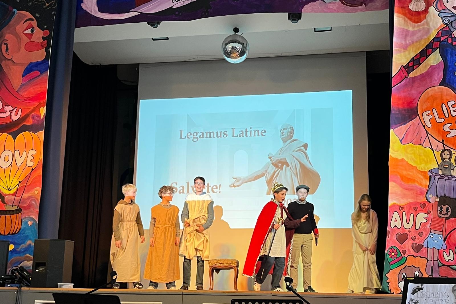 Theateraufführung beim Legamus Latine <br></br>