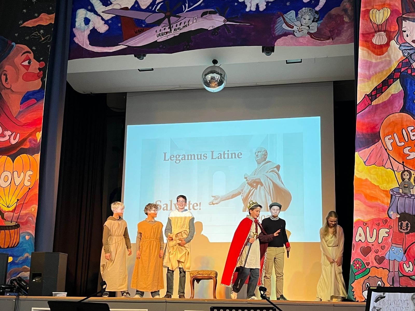 Theateraufführung beim Legamus Latine <br></br>